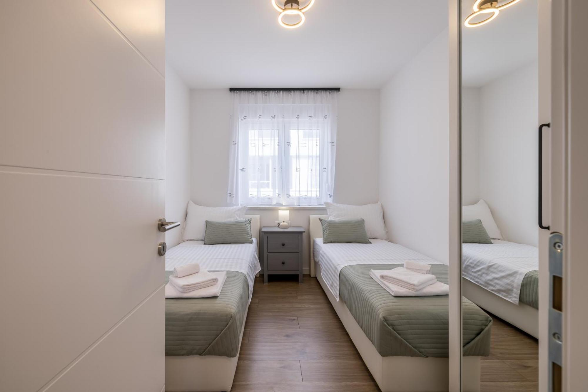 Adriatic Nest, Cozy And Modern Two Bedroom Apartment Kaštela Екстериор снимка